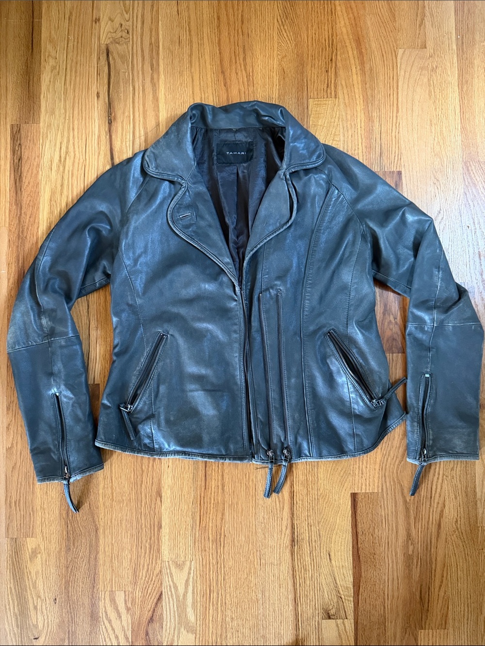 Tahari Women’s Buttery Soft Charcoal Leather Zip-Front Moto Jacket L